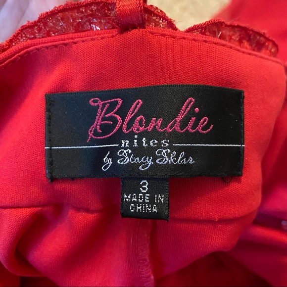 Red Floor Length Gown - Size 3 (Juniors) - Picture 3 of 6